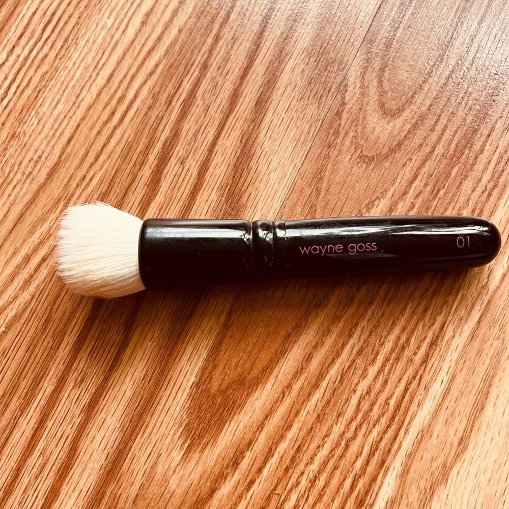 Foundation brush
